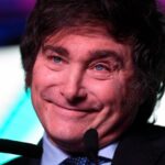 Milei confiado en el futuro del país: “Nos van a salir dólares por las orejas”