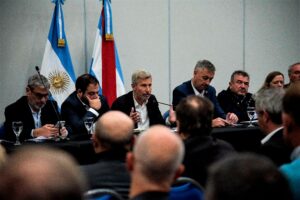dsc_8204-frigerio-intendentes-documento_nacion (3)